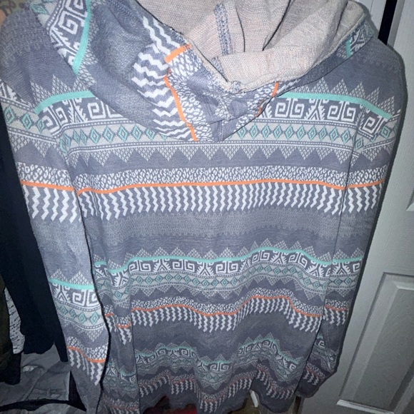 2 Gray Native sweaters - Picture 2 of 7